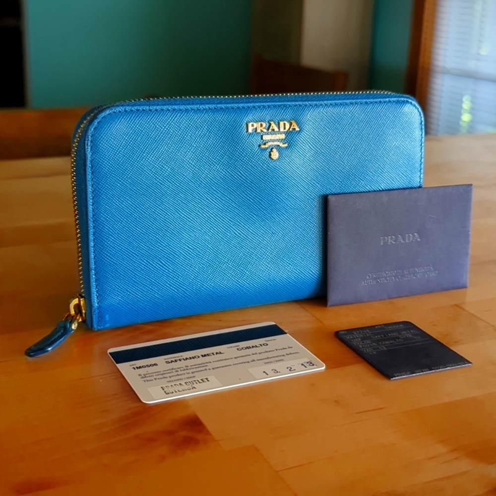 Authentic Pre-owned Prada Saffiano Blue Leather Zip Around Wallet w/COA - Picture 7 of 11